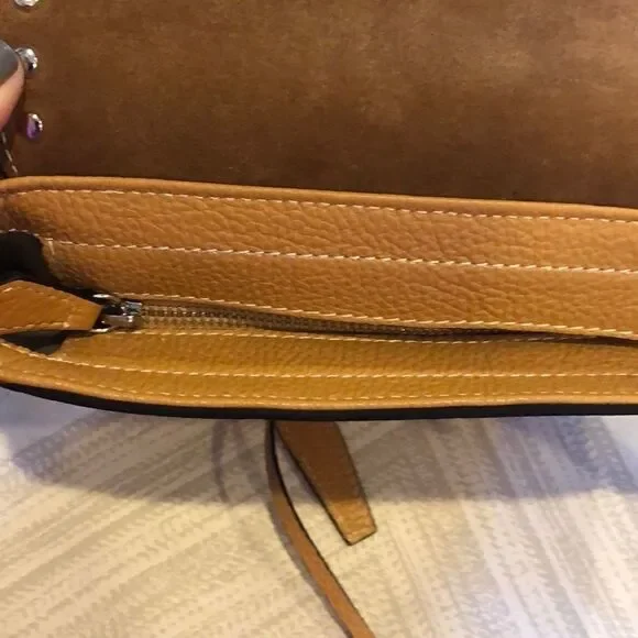 Mario Valentino Tan Small Satchel Crossbody Bag Silver Grommets Adjustable Strap - Picture 5 of 8